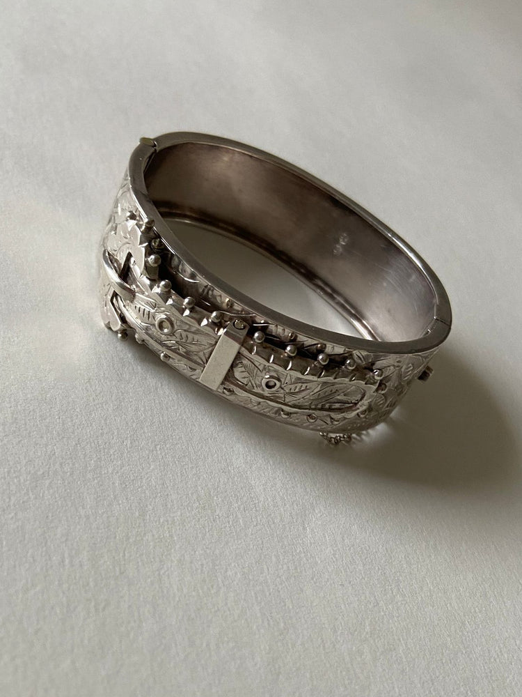 Front view of bangle