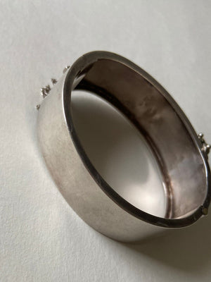 Back view of bangle