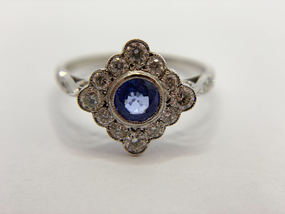 Vintage sapphire & diamond cluster ring